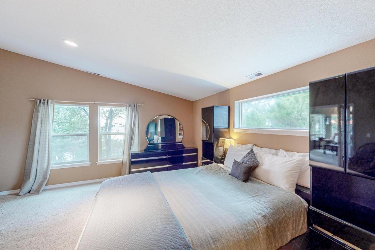 Rejuvenating Breeze Vila Newport Exterior foto